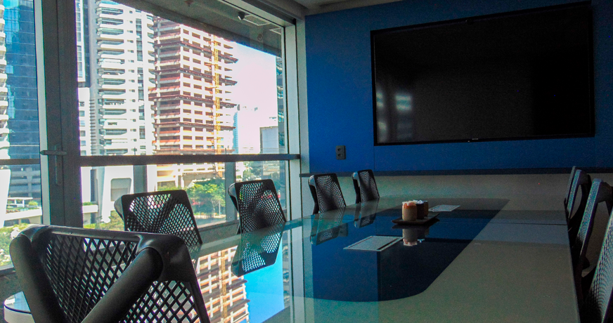 alt="Profissionais da Proativa RH em reunião na sala de conferências, Complexo Parque da Cidade, São Paulo"